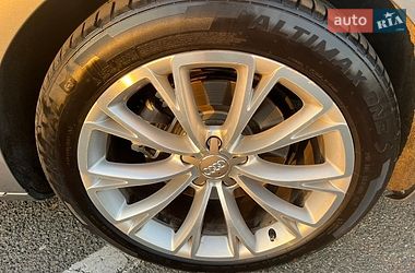 Седан Audi A8 2013 в Киеве