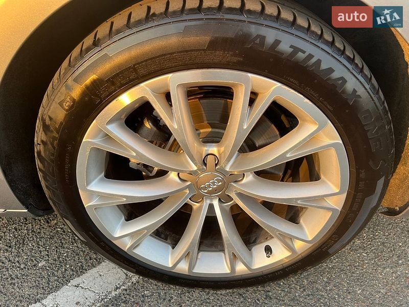 Седан Audi A8 2013 в Киеве