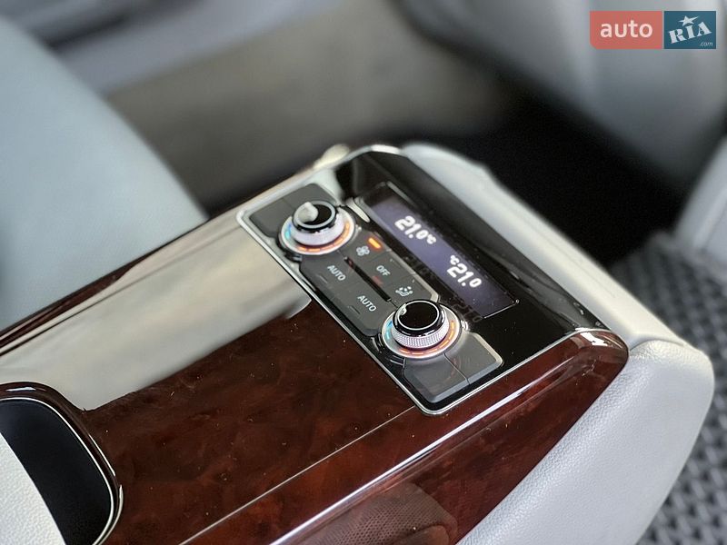 Седан Audi A8 2013 в Киеве