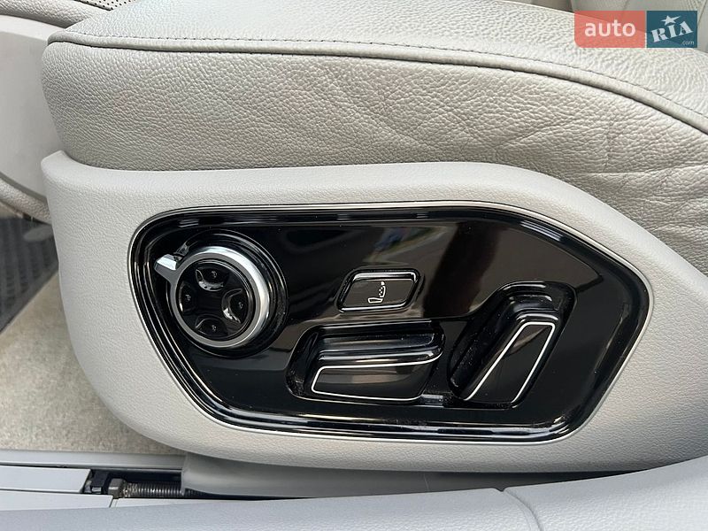 Седан Audi A8 2013 в Киеве