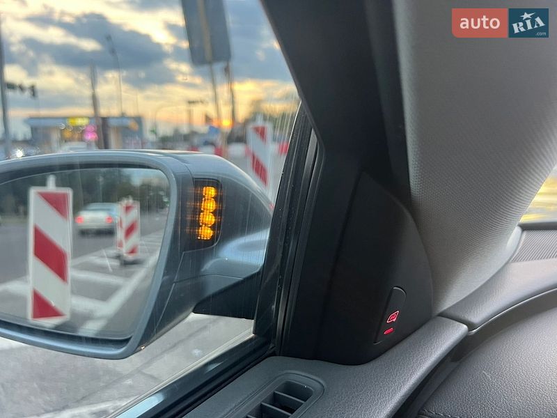 Седан Audi A8 2013 в Киеве