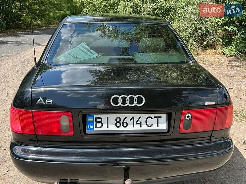 Седан Audi A8 1996 в Оржиці