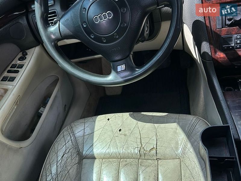 Седан Audi A8 1996 в Оржиці