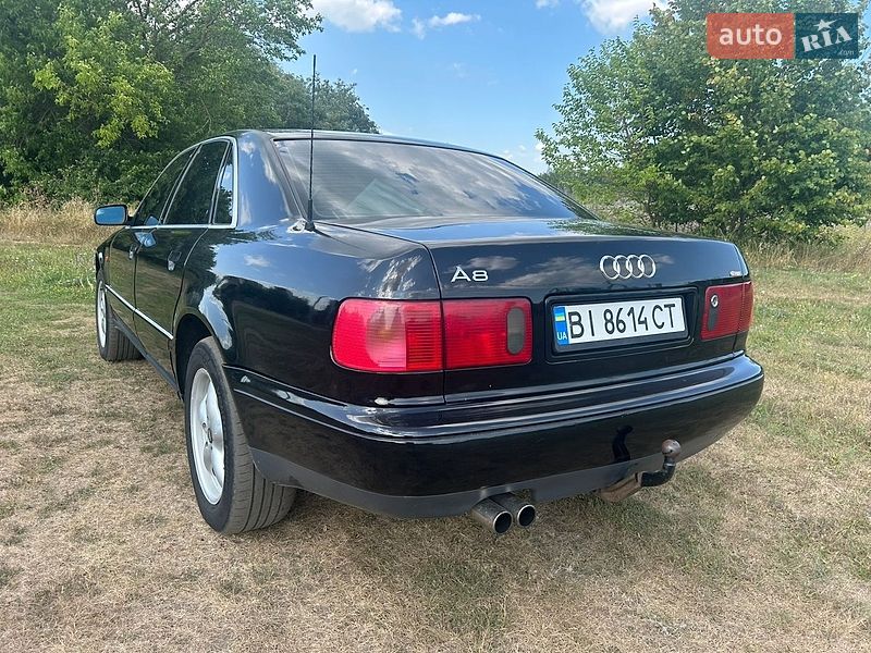 Седан Audi A8 1996 в Оржиці