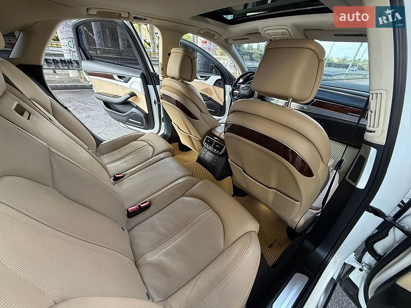 Седан Audi A8 2012 в Одессе