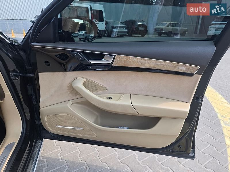 Седан Audi A8 2013 в Вінниці