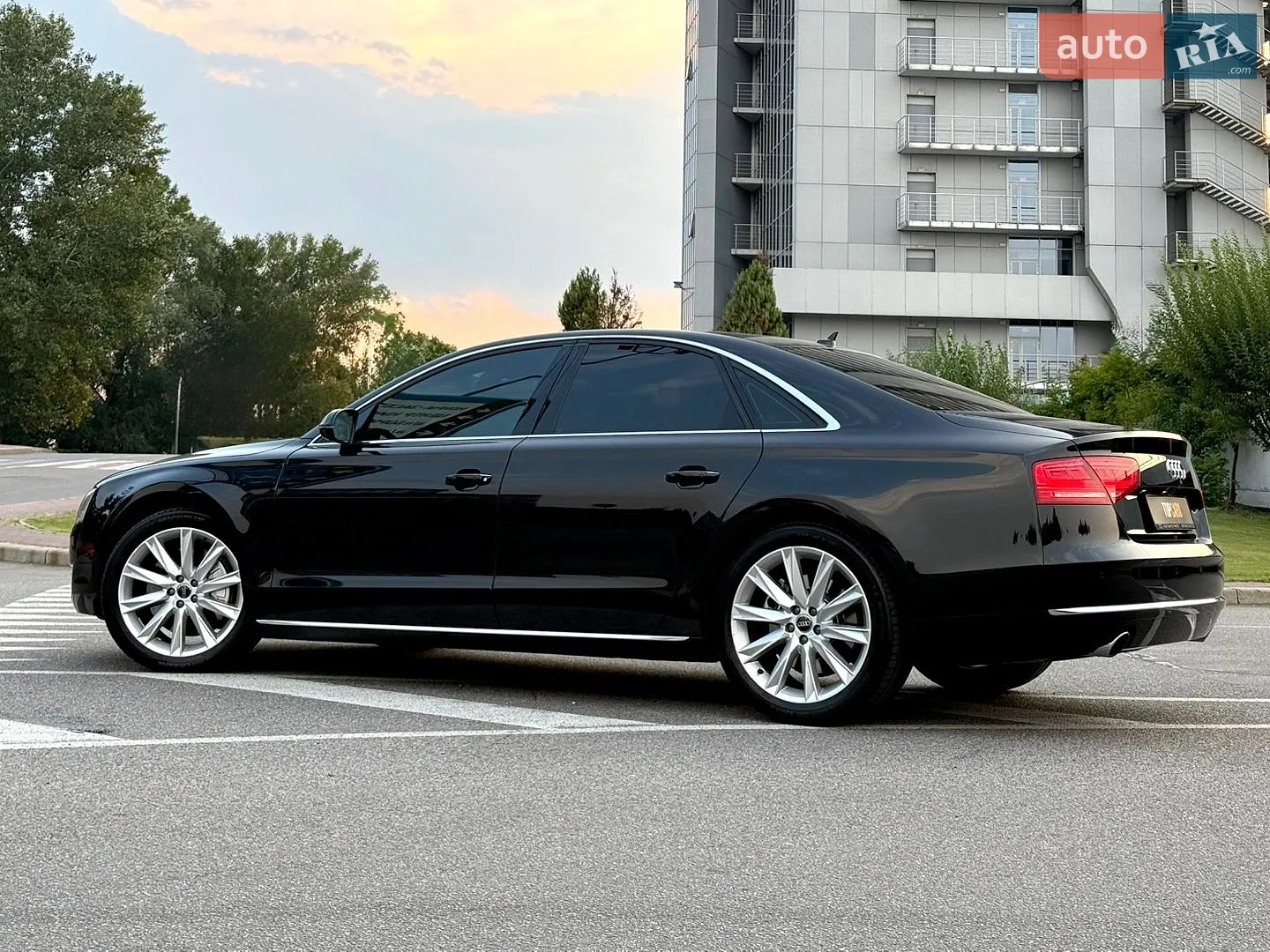 2010 Audi A8 - мініатюра 12
