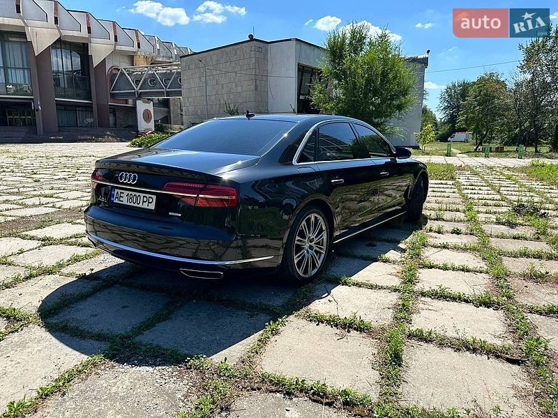 Седан Audi A8 2015 в Дніпрі