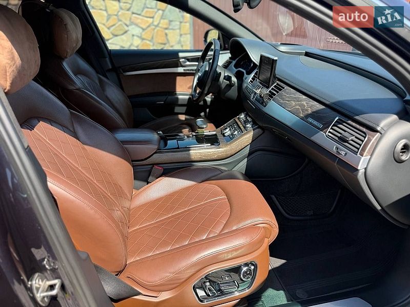 Седан Audi A8 2015 в Киеве
