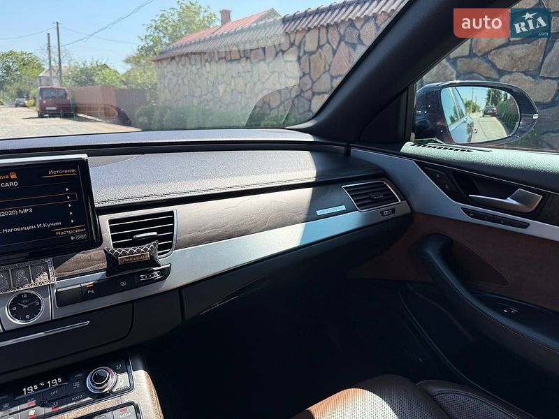Седан Audi A8 2015 в Киеве