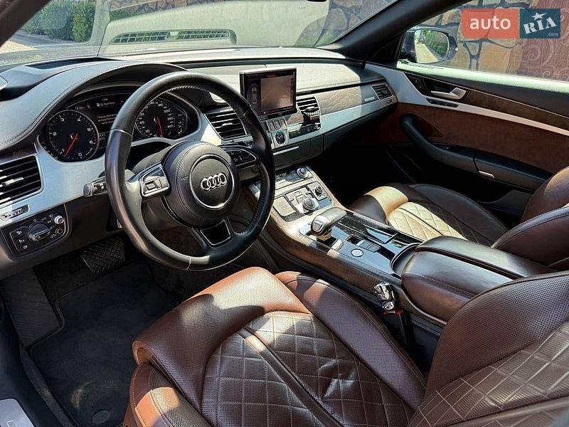 Седан Audi A8 2015 в Киеве