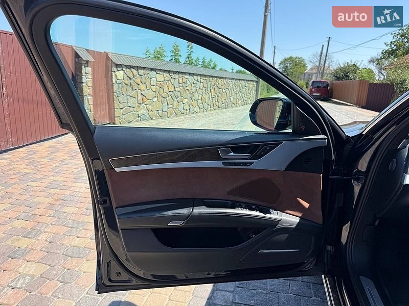 Седан Audi A8 2015 в Киеве
