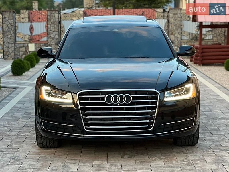 Седан Audi A8 2015 в Виноградові