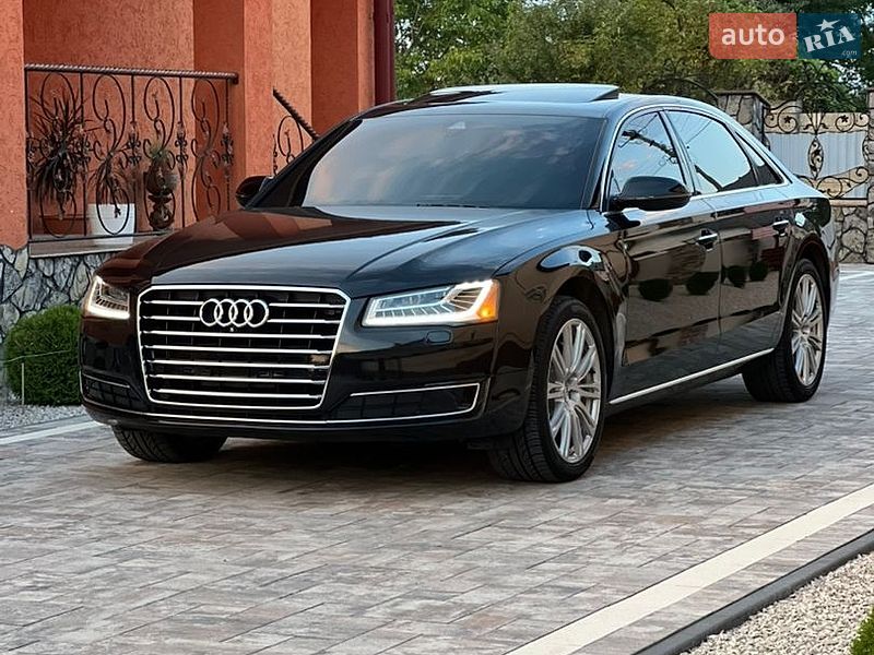 Седан Audi A8 2015 в Виноградові