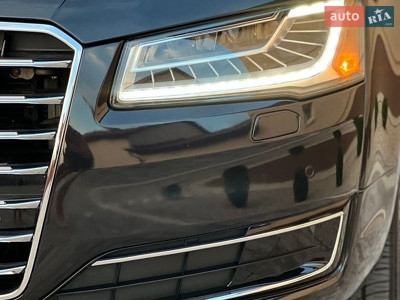 Седан Audi A8 2015 в Виноградові