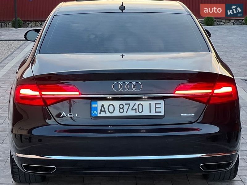 Седан Audi A8 2015 в Виноградові