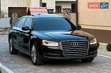 Седан Audi A8 2015 в Виноградові