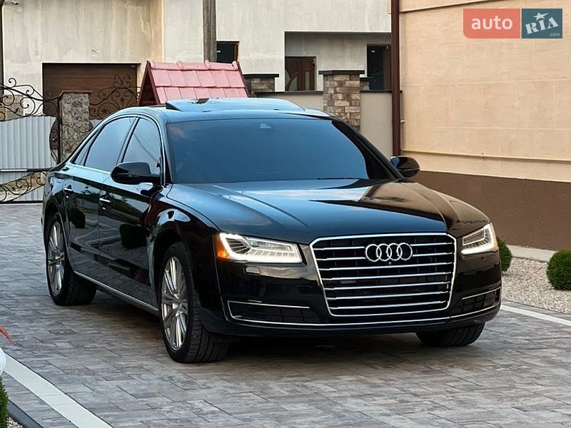 Седан Audi A8 2015 в Виноградові