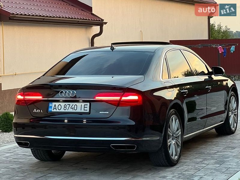Седан Audi A8 2015 в Виноградові