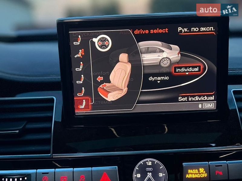 Седан Audi A8 2015 в Виноградові