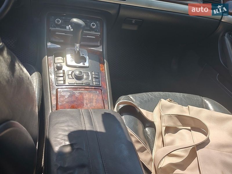 Седан Audi A8 2006 в Дрогобичі