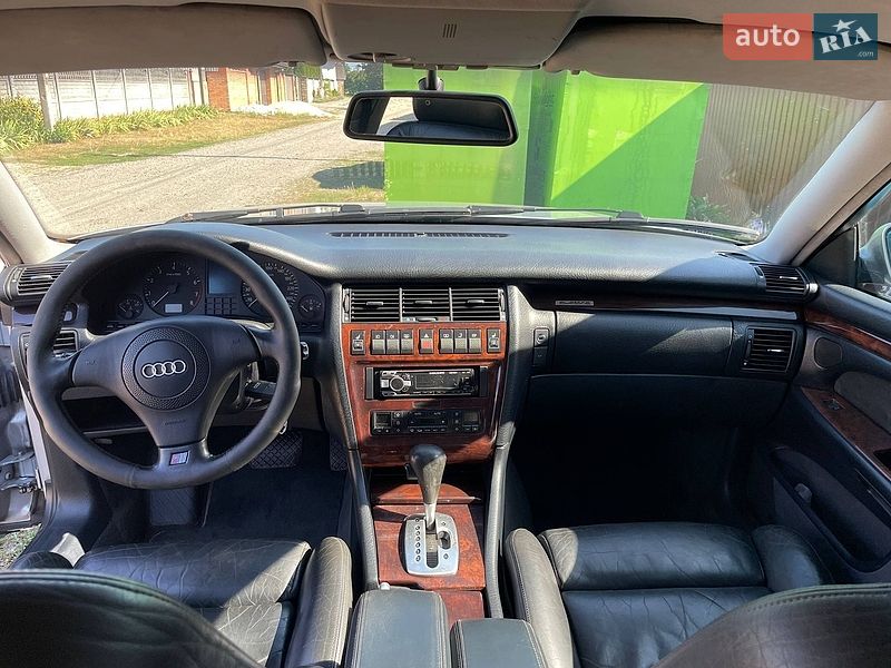 Седан Audi A8 1998 в Києві