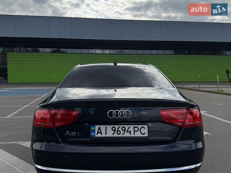 Седан Audi A8 2013 в Києві