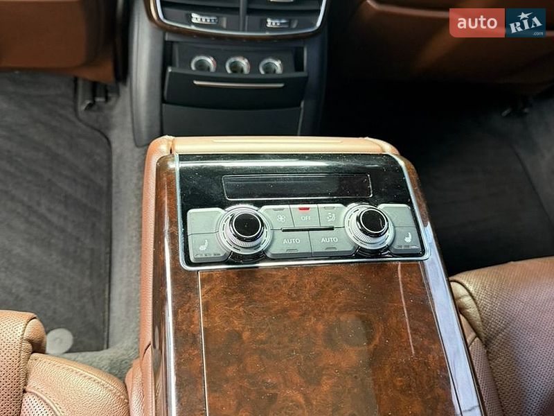 Седан Audi A8 2013 в Києві