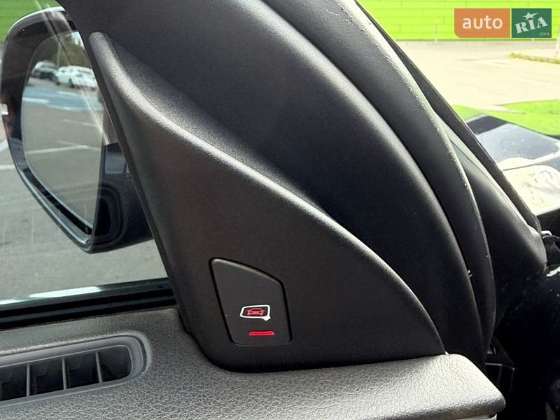 Седан Audi A8 2013 в Києві