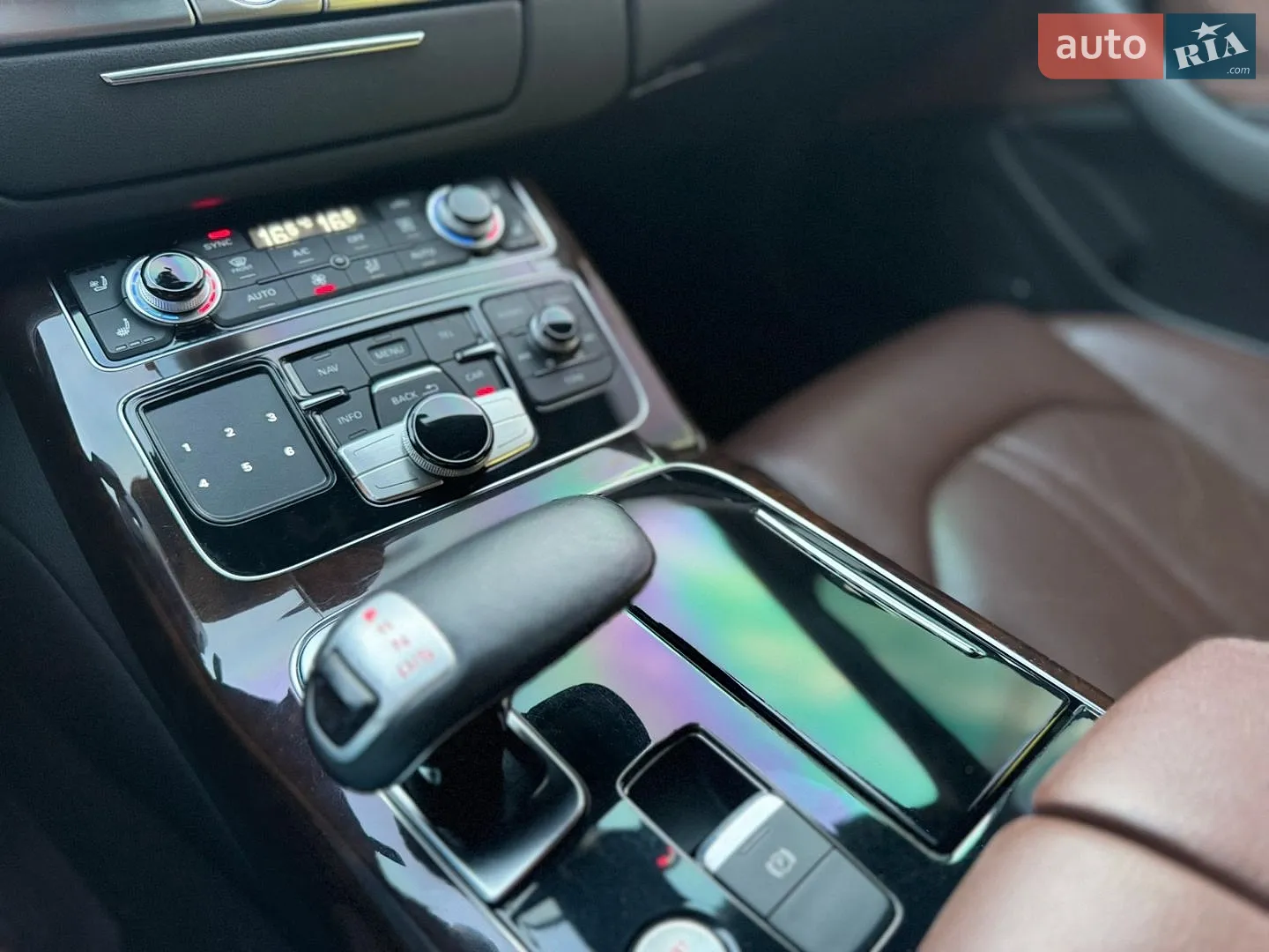 2013 Audi A8 - мініатюра 32