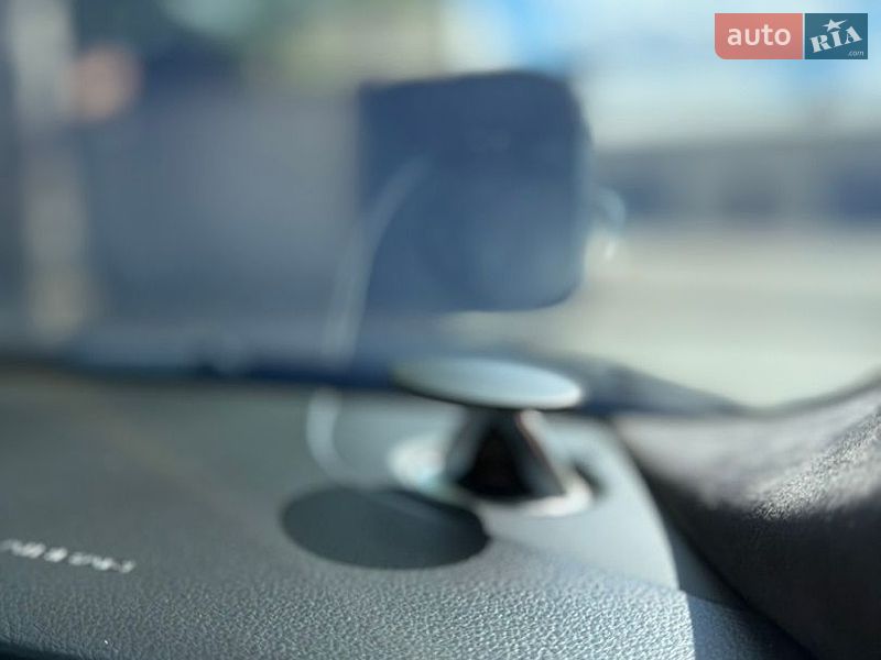 Седан Audi A8 2012 в Чернівцях