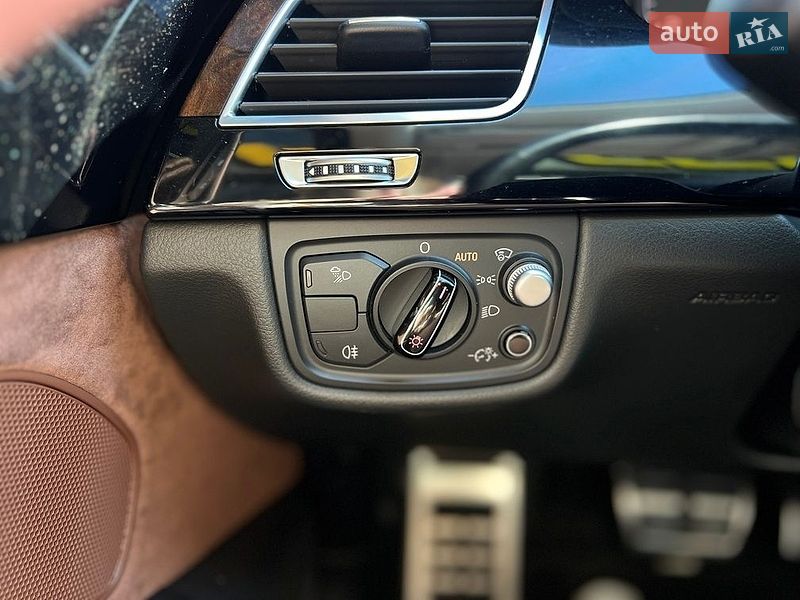 Седан Audi A8 2014 в Коломые