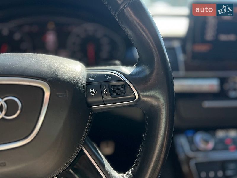 Седан Audi A8 2014 в Коломые