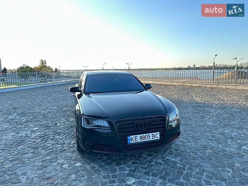 Седан Audi A8 2013 в Днепре
