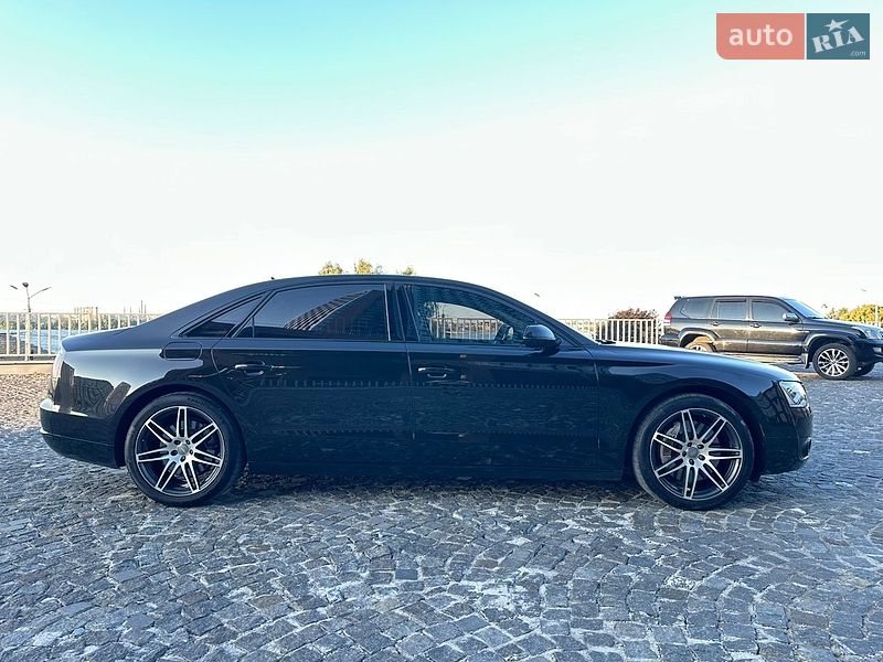 Седан Audi A8 2013 в Днепре