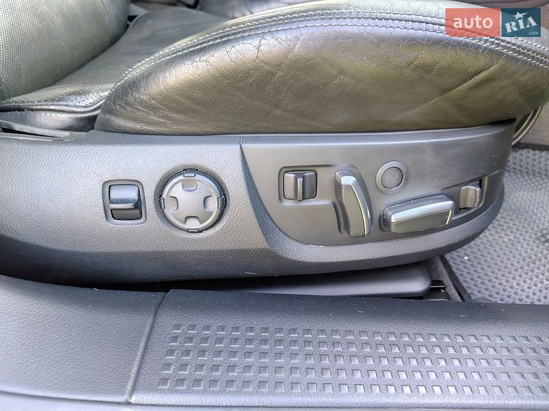 Седан Audi A8 2009 в Долине