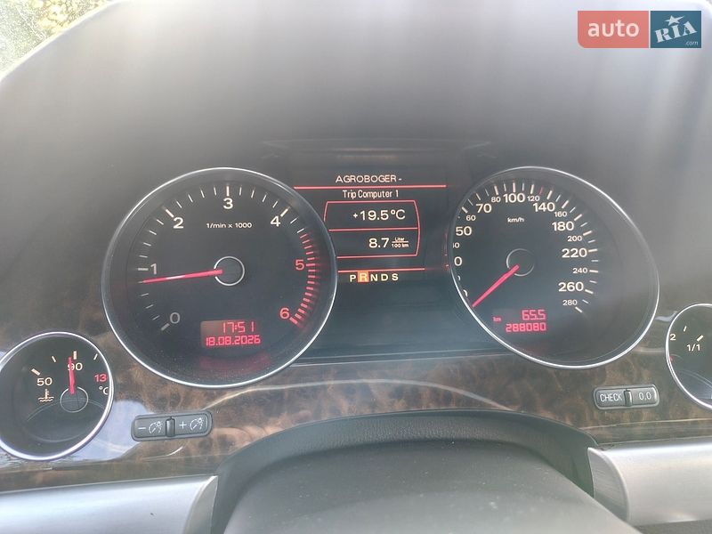 Седан Audi A8 2009 в Долине
