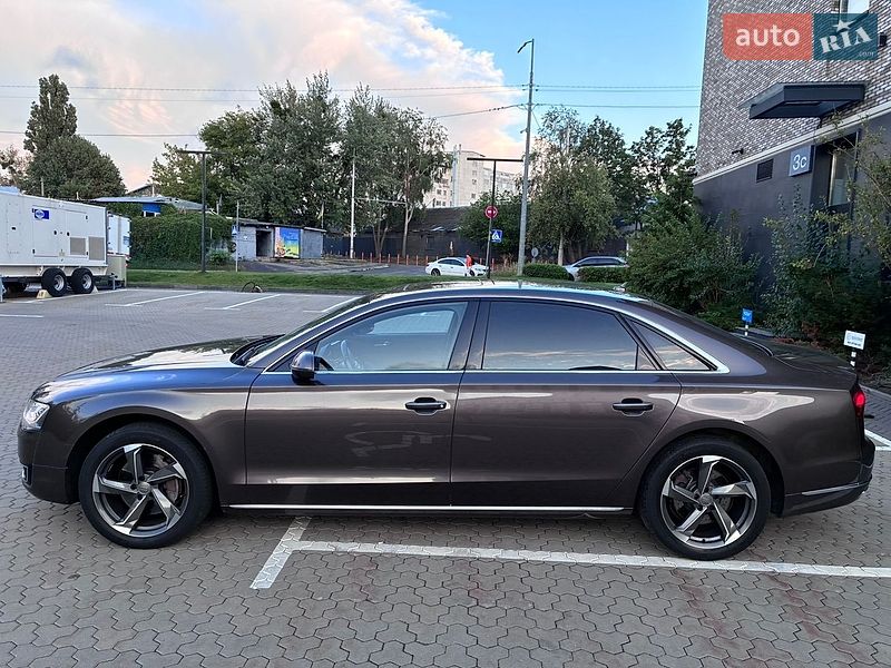 Седан Audi A8 2014 в Киеве