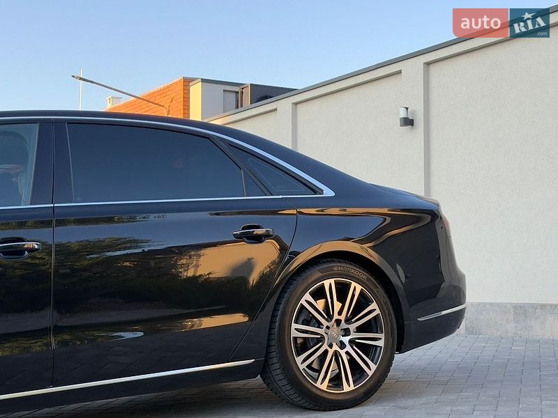 Седан Audi A8 2014 в Одесі