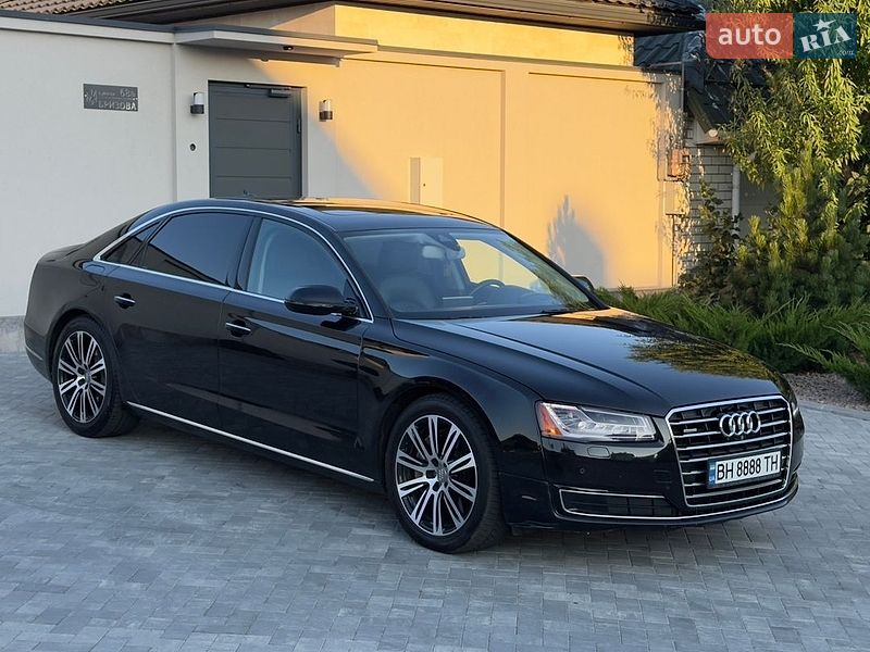 Седан Audi A8 2014 в Одесі