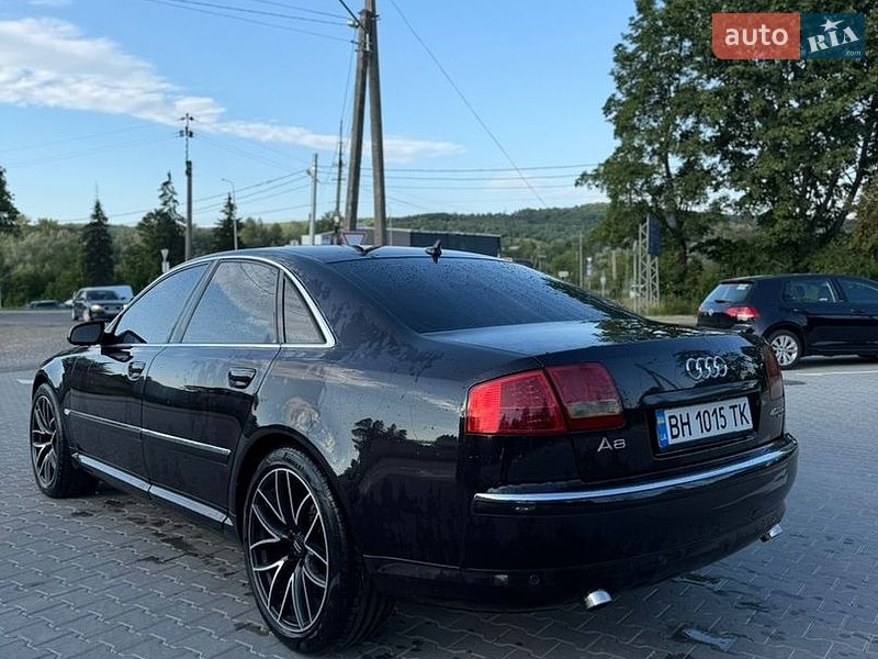 Седан Audi A8 2005 в Львові