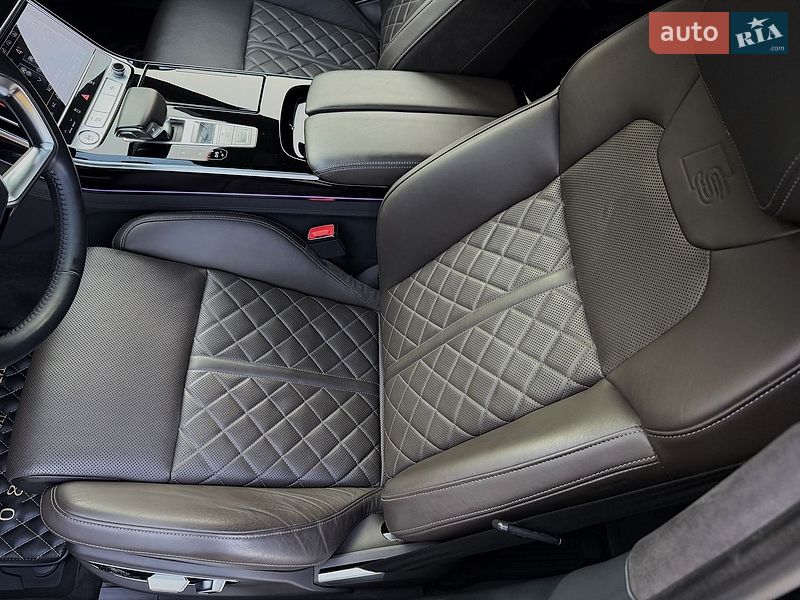 Седан Audi A8 2019 в Киеве