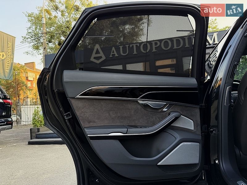 Седан Audi A8 2019 в Киеве