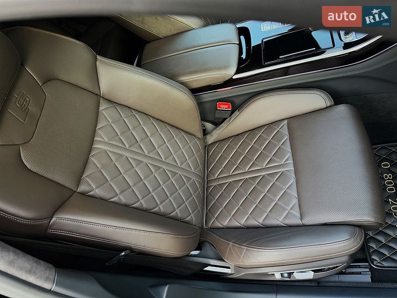 Седан Audi A8 2019 в Киеве