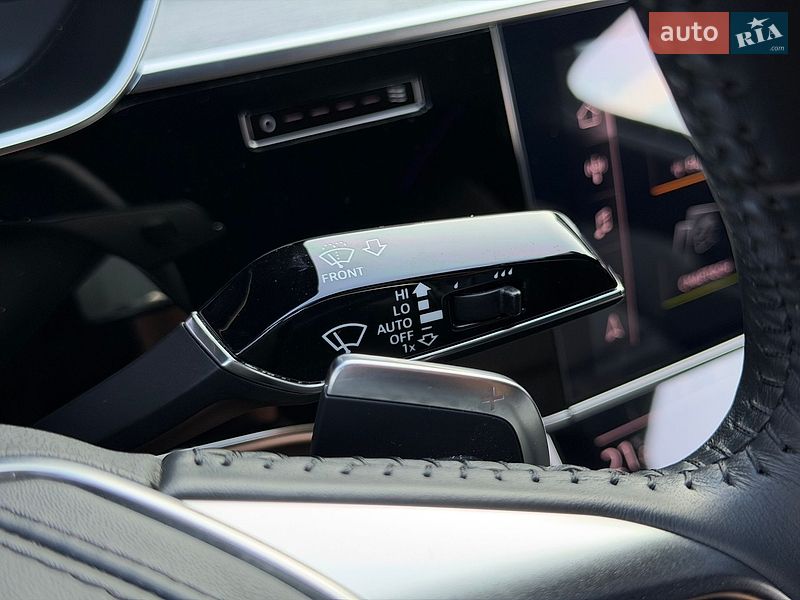 Седан Audi A8 2019 в Киеве