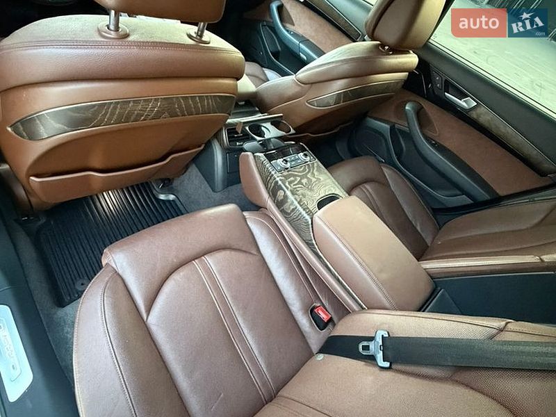 Седан Audi A8 2015 в Киеве