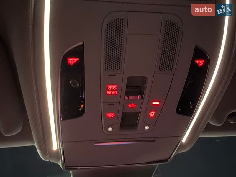 Седан Audi A8 2015 в Киеве