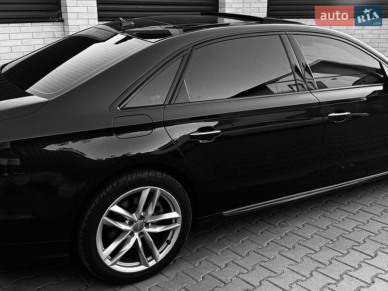 Седан Audi A8 2017 в Хмельницком