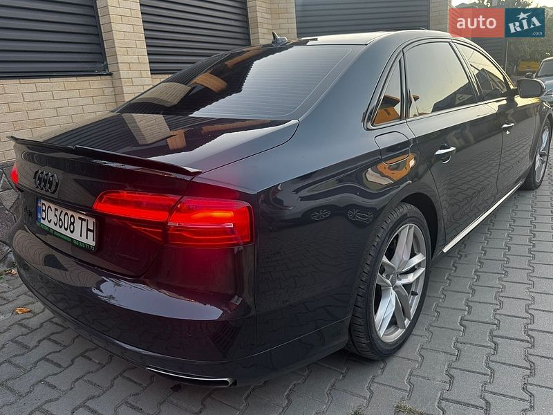 Седан Audi A8 2017 в Хмельницком