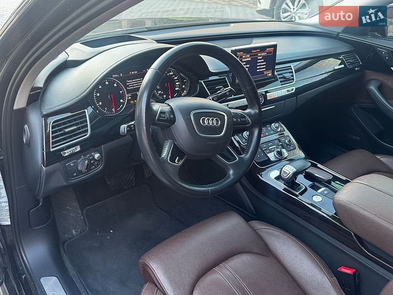 Седан Audi A8 2017 в Хмельницком